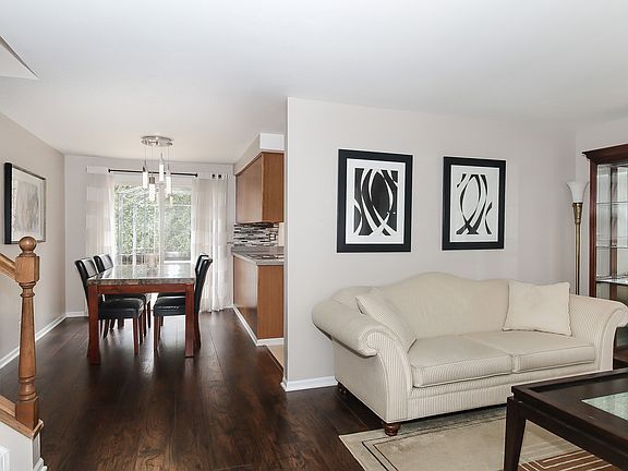 4th image of 1124 Country Club Ln