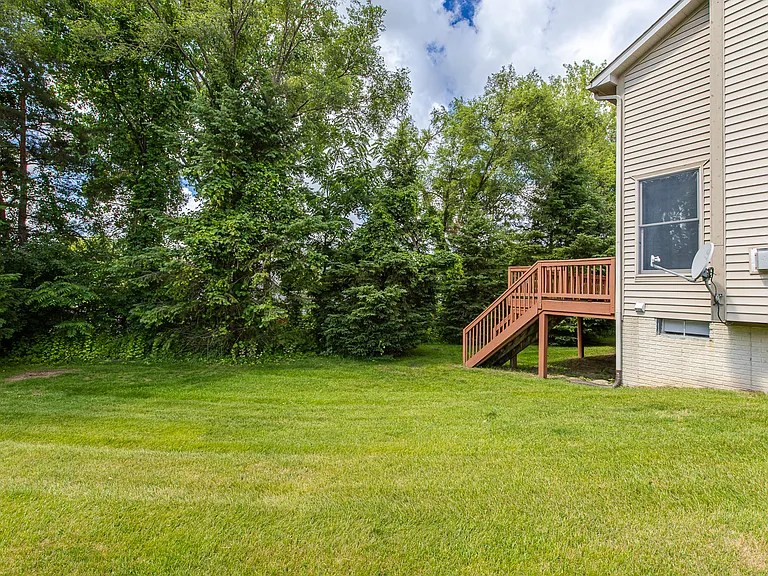 300 Stratford Ln #300 — Photo 61