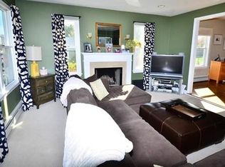 15 Highland Ave, Nahant, MA 01908