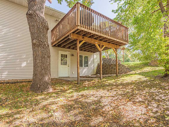 5th image of 1339 E Hills Dr