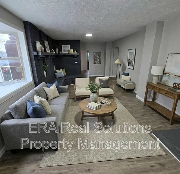 162 Wisconsin Ave — Photo 2