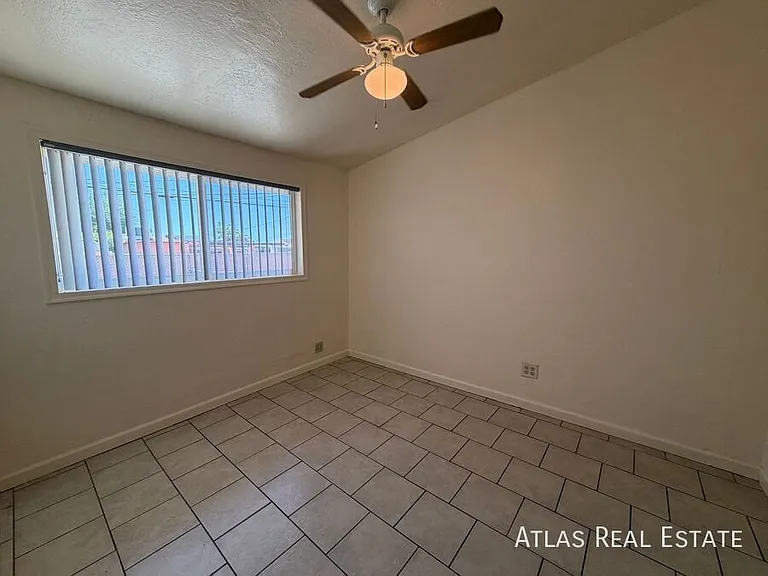 1932 S Campbell Ave — Photo 19