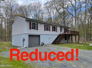 240 Lower Lakeview Dr, Hawley, PA