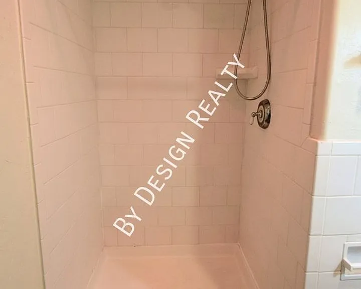1648 E 7th St #3 — Photo 11