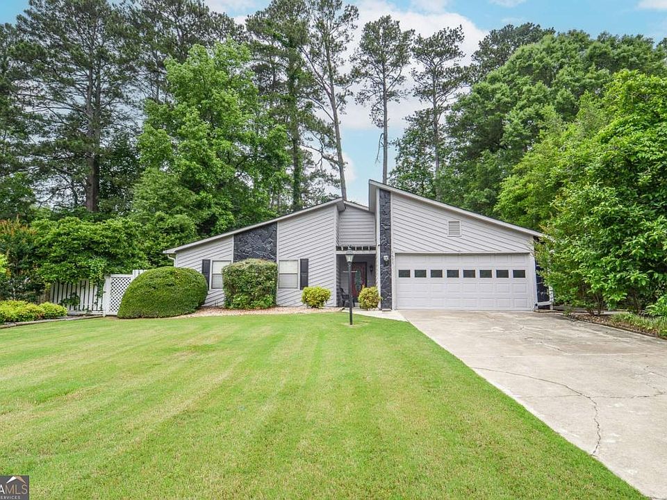 1st image of 5697 Brooklyn Ln