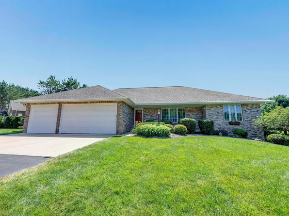 3287 Hawk Ridge Trl, Green Bay, WI 54313