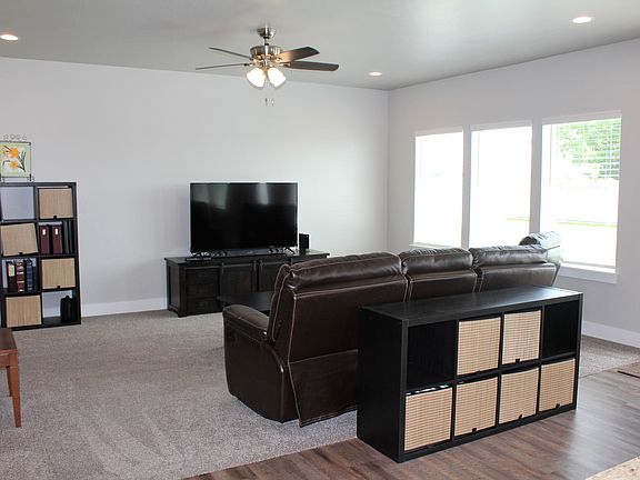 4th image of 120 Cayuse Creek Dr
