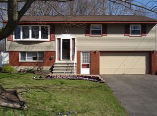 4789 Black Oak Dr, Liverpool, NY 13088