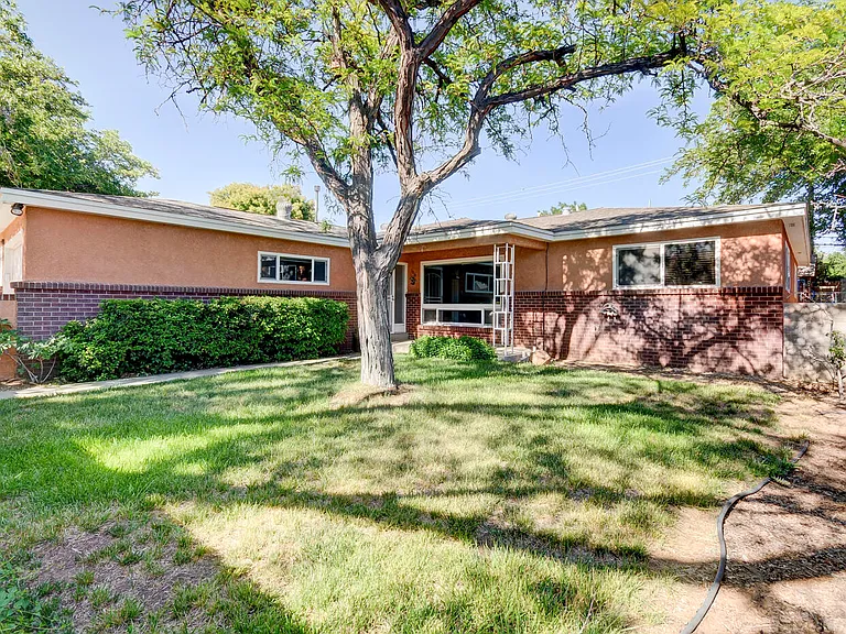 1316 Espejo St NE — Photo 5