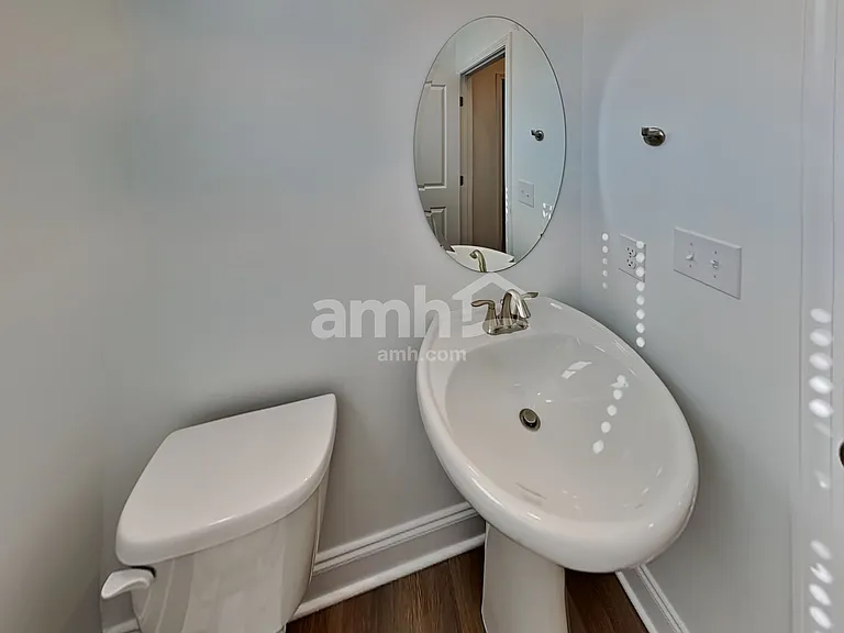 5340 Trust Dr — Photo 10