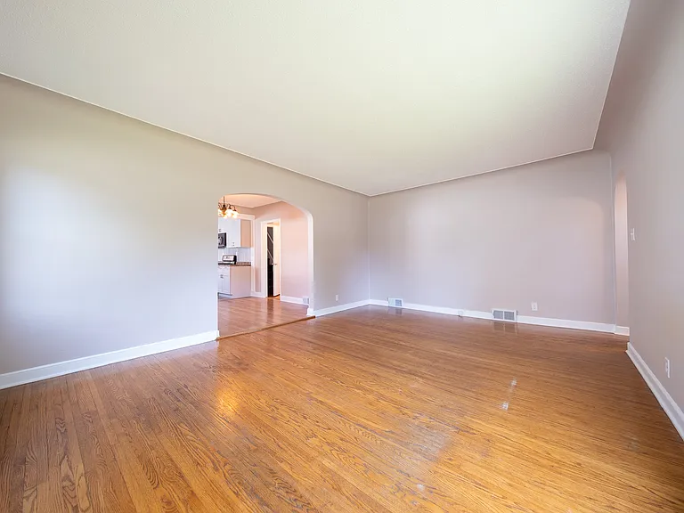 2116 W 105th St — Photo 13