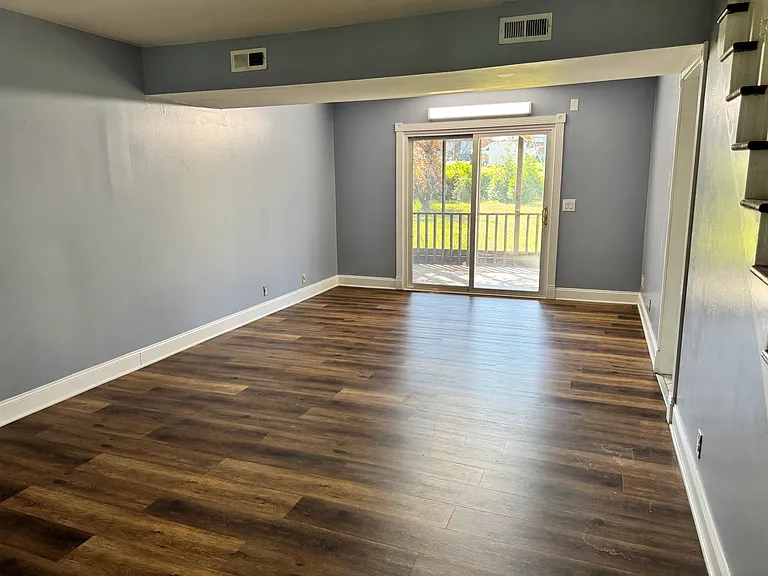 446 Capri Dr — Photo 14