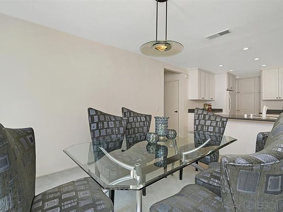 4th image of 10179 Dafne Ln