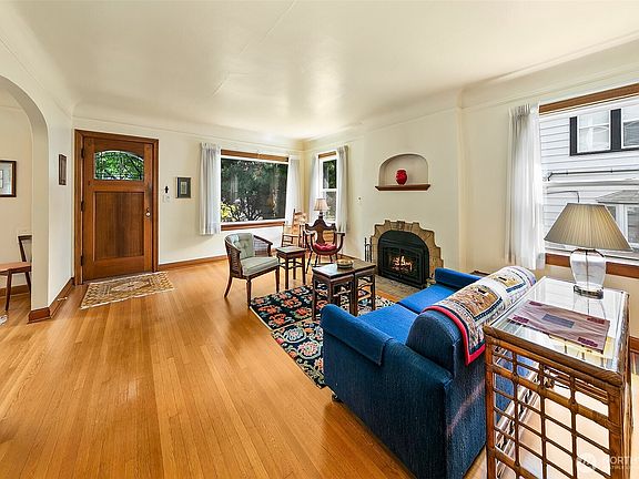2nd image of 6249 30th Avenue NE