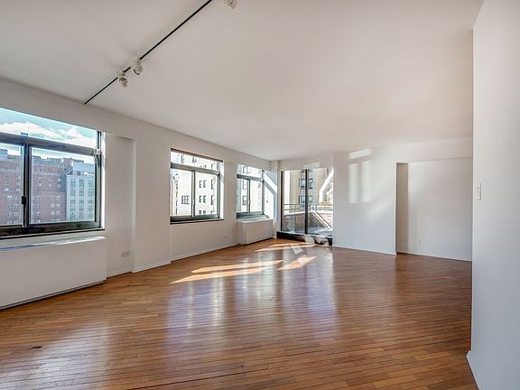 4th image of 124 E 79th St #14B