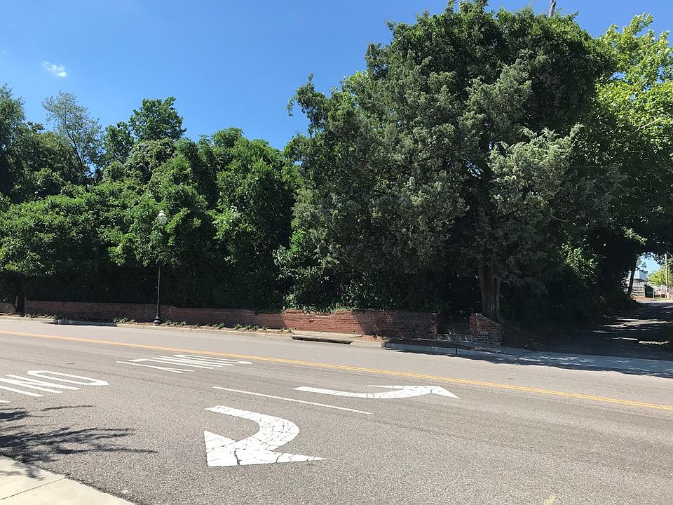2nd image of 225 West Ave