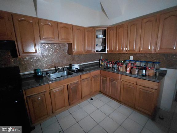 4th image of 1726 Appleton St