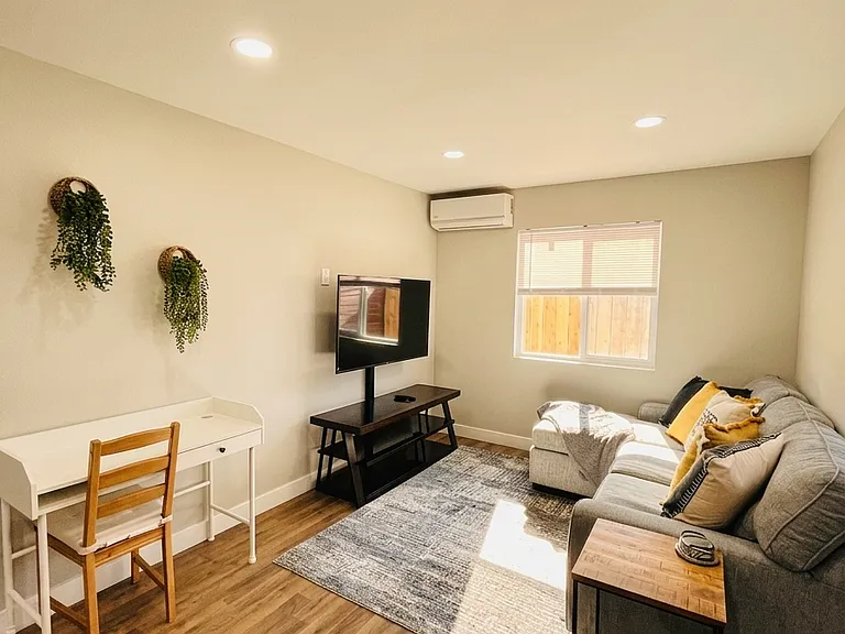 3410 Chamoune Ave — Photo 1