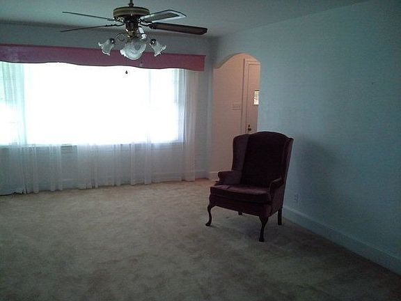 2nd image of 1712 Elizabeth Dr