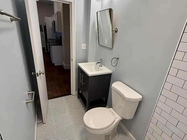 132 Middle St #7 — Photo 7