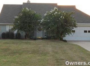 5723 Wolfe Rd, Columbus, MS 39705