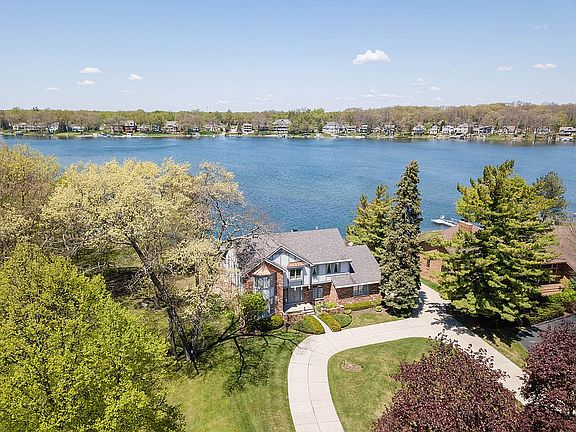 2nd image of 8336 Lake Pine Dr