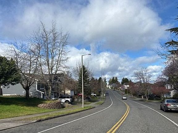 4th image of 5014 Norpoint Way NE