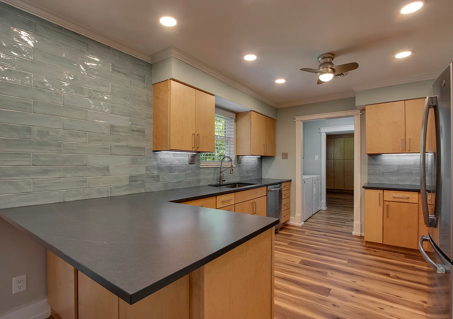 3 bed, 1756 sqft, $2,900 — Photo 3