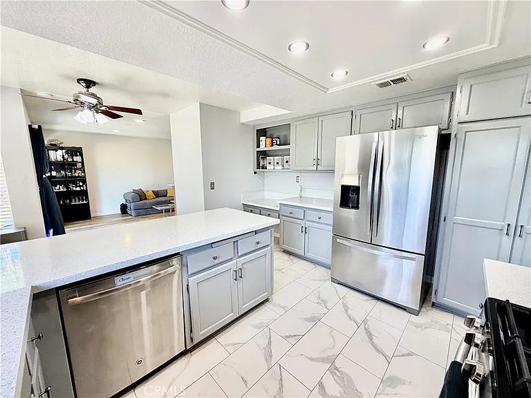 39711 Barberry Ct — Photo 17