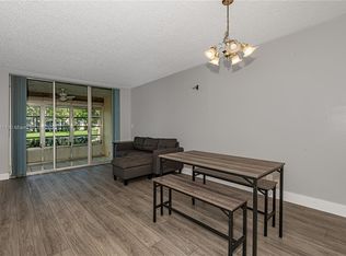 9235 Lagoon Pl APT 110, Davie, FL 33324