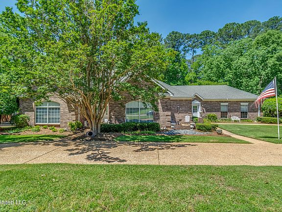 2nd image of 203 Fawnwood Dr