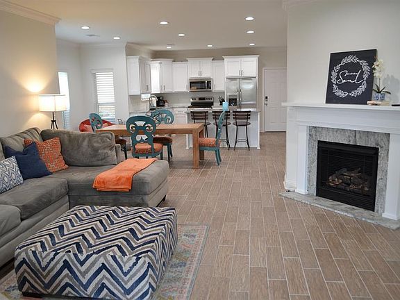 5th image of 402 Halteria Ln Unit C
