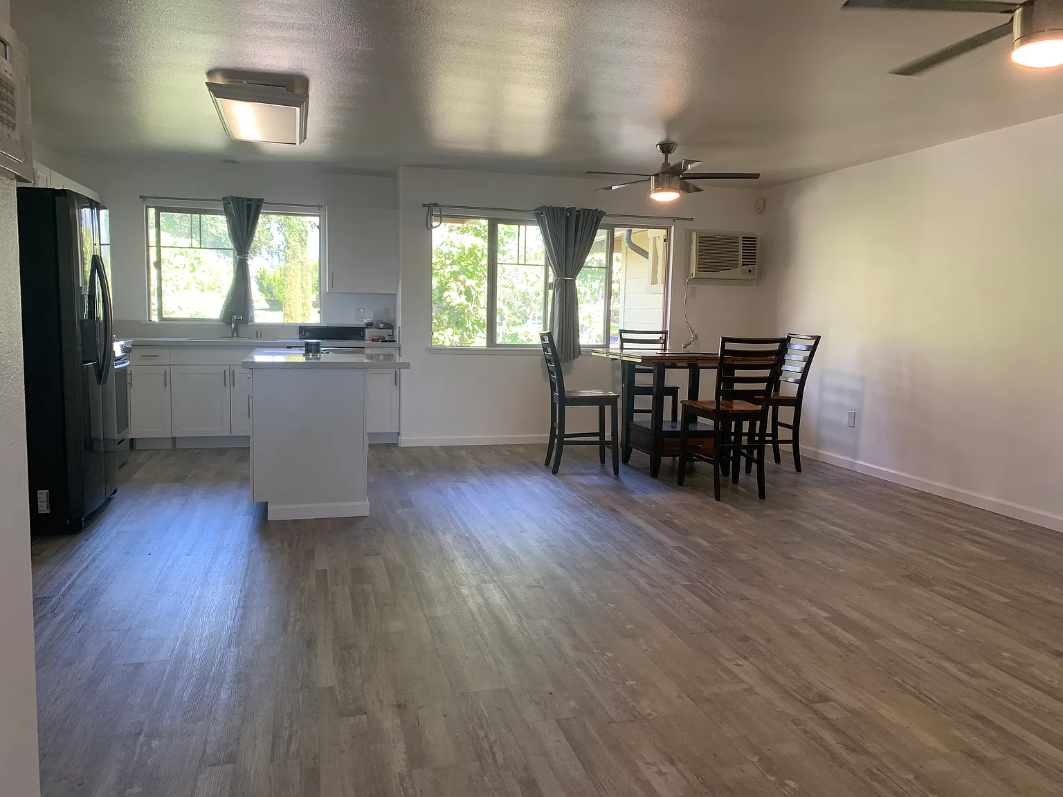 3 bed, 1175 sqft, $3,800 — Photo 4