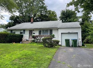 25 Eardley Rd, Edison, NJ 08817
