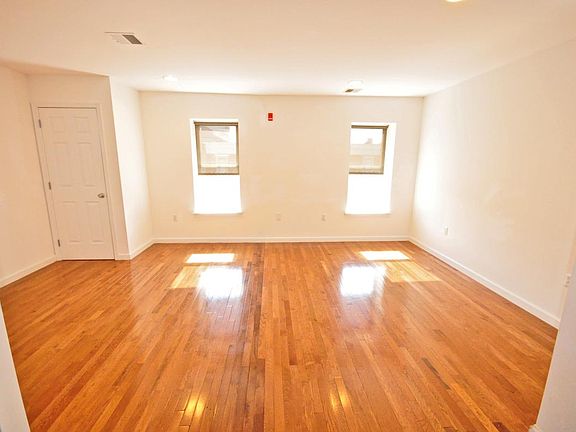 2nd image of 1805 W Master St #C