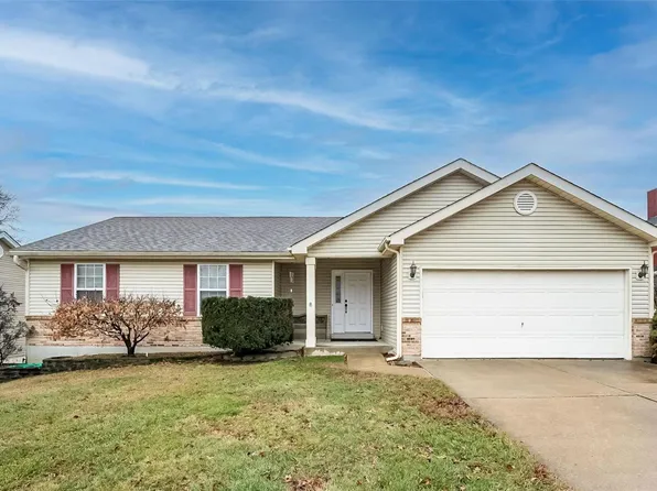 4223 Greensboro Dr, Saint Charles, MO 63304
