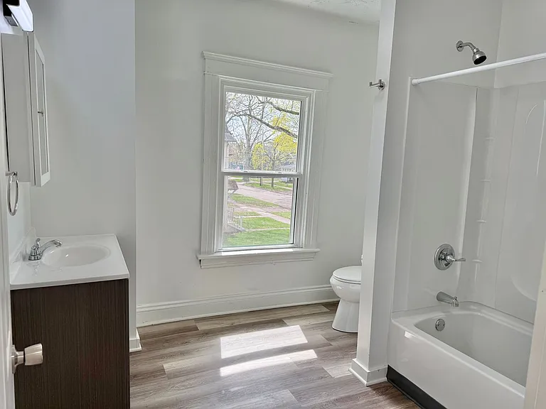 1701 E Ganson St — Photo 37