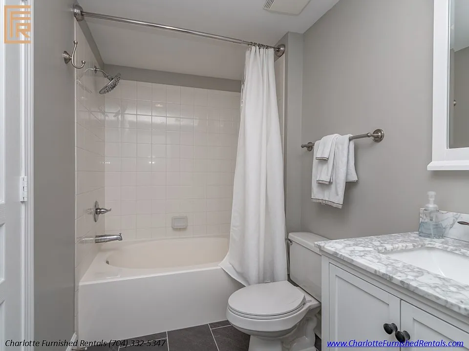 1315 East Blvd — Photo 2