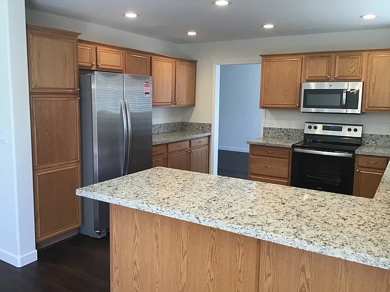 18258 Oakbrook Ln — Photo 2