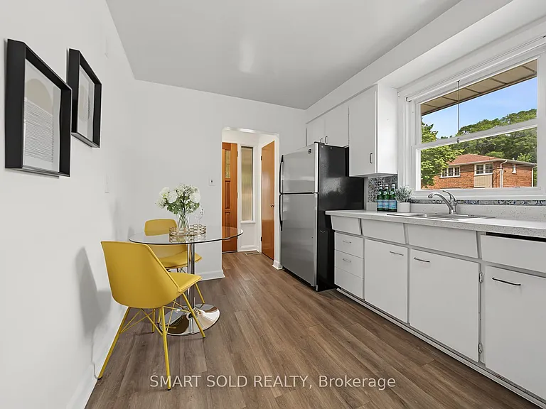 1 Cameo Cres — Photo 13