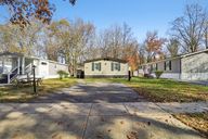 Boones Dr-S1511-001.jpg