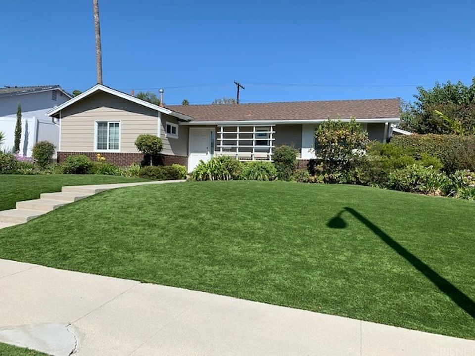 1st image of 24225 Victory Blvd