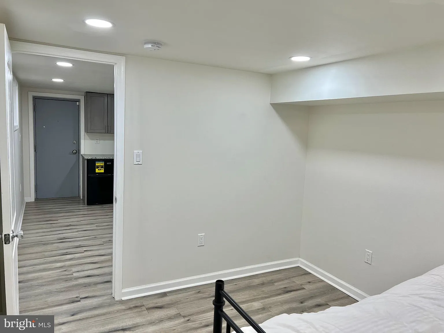 1 bed, 1680 sqft, $1,400 — Photo 4