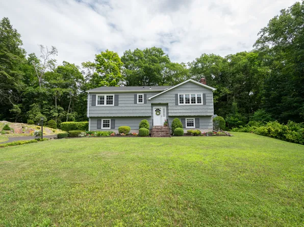 17 Three Partners Road, Danbury, CT 06811