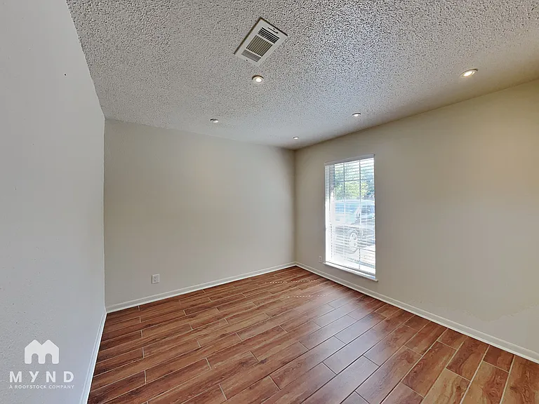 5204 Regency Cv — Photo 9