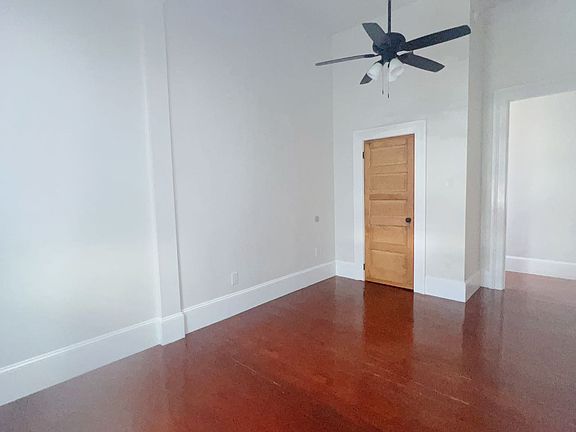 5th image of 1619 Marengo St Floor 2