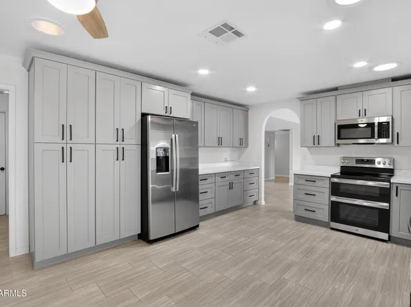 25608 S PINEWOOD Drive, Sun Lakes, AZ 85248