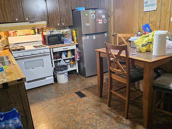 3rd image of 1 Cecil Rd