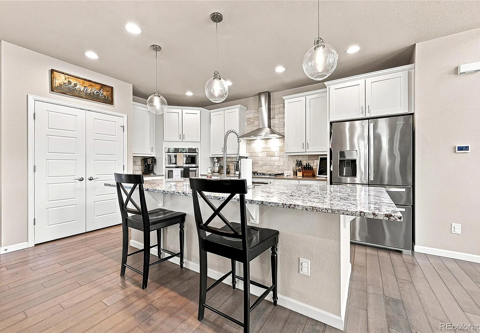 5 bed, 4.5 bath, 3665 sqft, $4,150 — Photo 2
