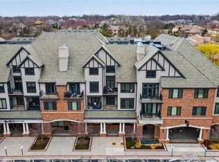 10531 Mission Rd #212B, Leawood, KS 66209